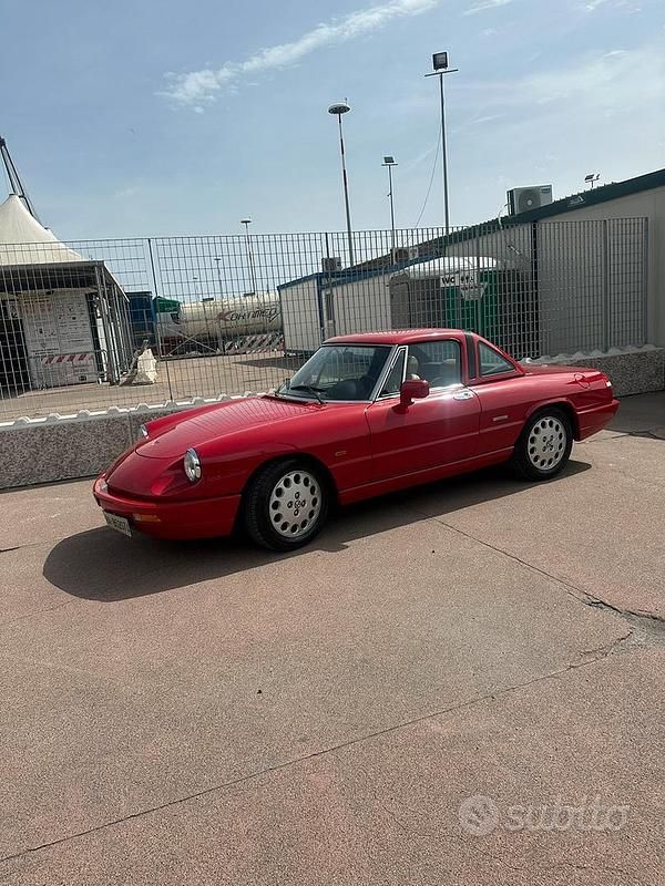 Rosso Usata 1990 Alfa Romeo Spider Cabrio | 31.000 € - Immagine 1/4
