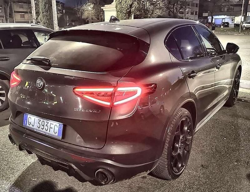 Usata Alfa Romeo Stelvio Veloce 209 CV (153 kW) 2022 Grigio SUV