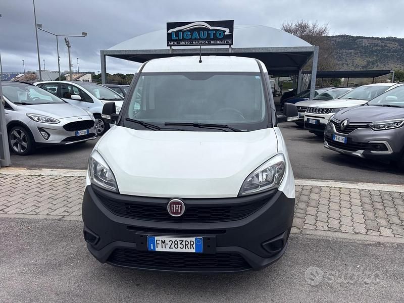 Usata Fiat Doblò 105 CV (77 kW) 2018 Bianco Monovolume