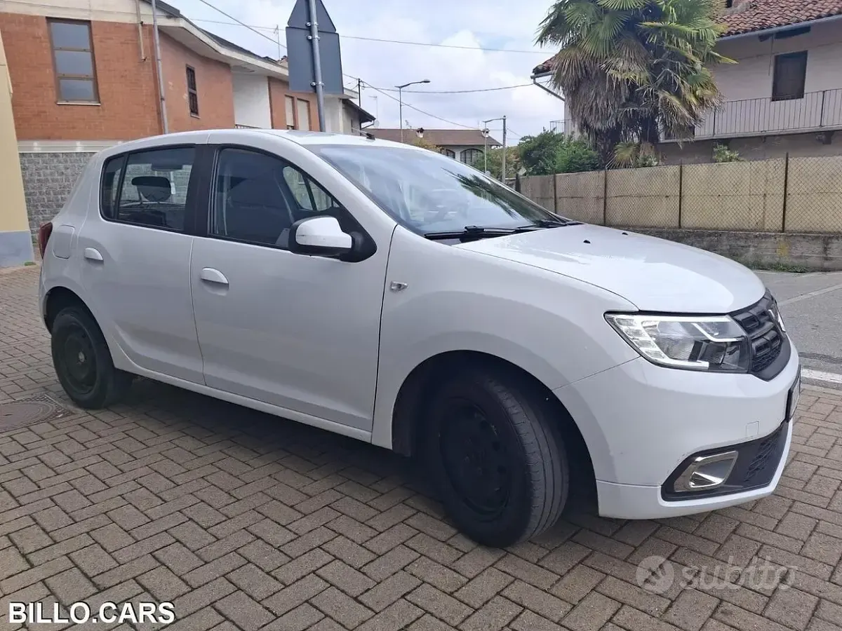 Usata Dacia Sandero Lauréate 90 CV (66 kW) 2017 Bianco Berlina