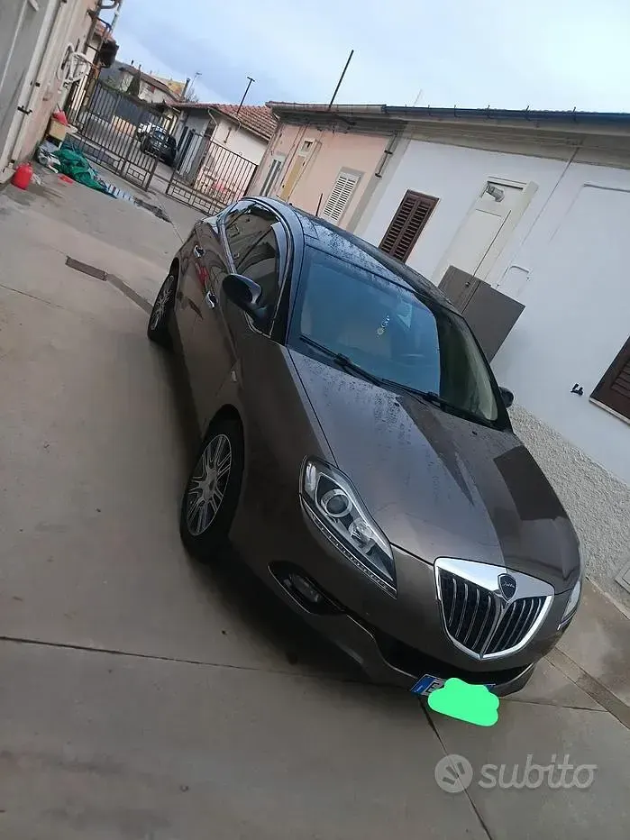 Usata Lancia Delta 80 CV (58 kW) 2011 Utilitaria