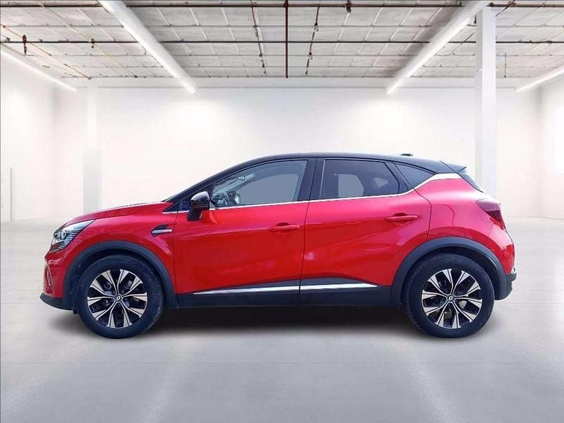 Usata Renault Captur Engineered 94 CV (69 kW) 2023 Rosso metallizzato SUV