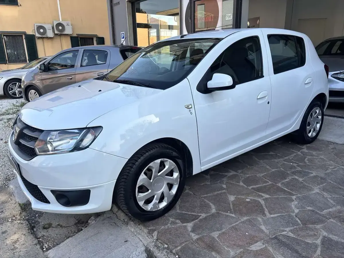 Usata Dacia Sandero Lauréate 75 CV (55 kW) 2014 Other Berlina