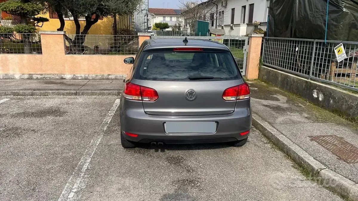 Usata VW Golf VI 110 CV (80 kW) 2010 Grigio Utilitaria