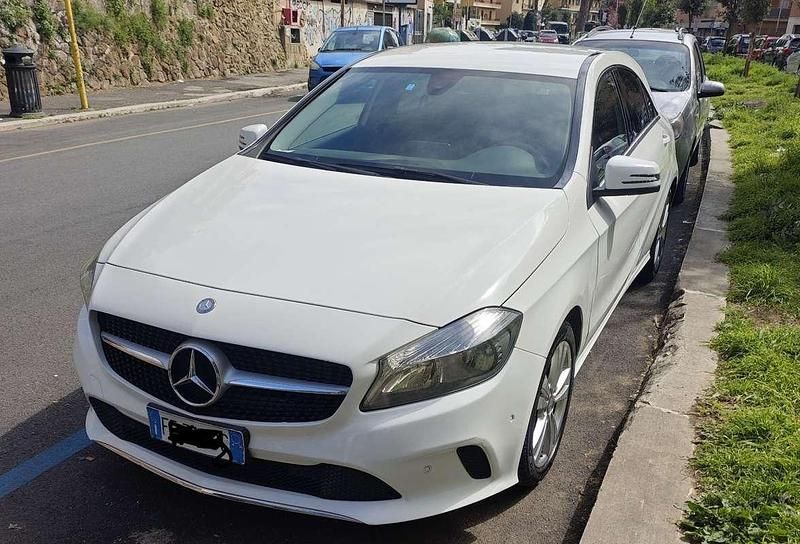 Usata Mercedes A180 109 CV (80 kW) 2016 Berlina