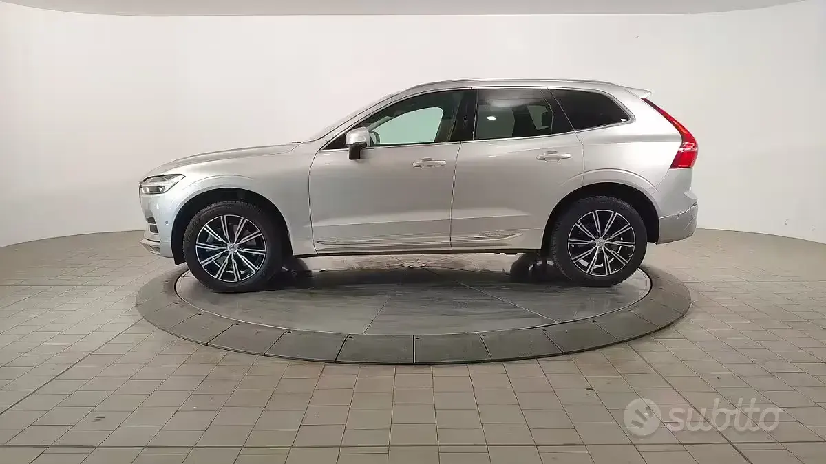 Usata Volvo XC60 Inscription 250 CV (183 kW) 2019 Argento SUV