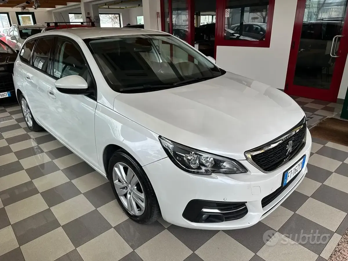 Usata Peugeot 308 GT-line 131 CV (96 kW) 2019 Bianco Station wagon