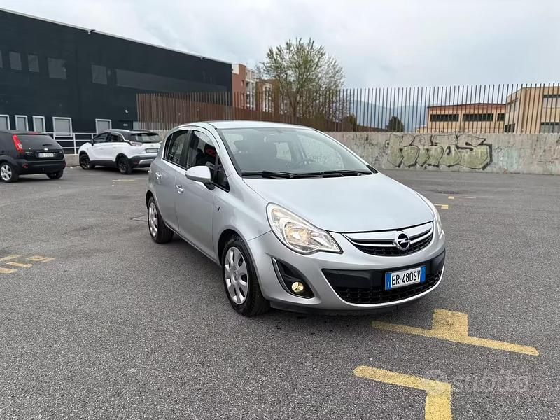 Usata Opel Corsa 85 CV (62 kW) 2014 Grigio Utilitaria