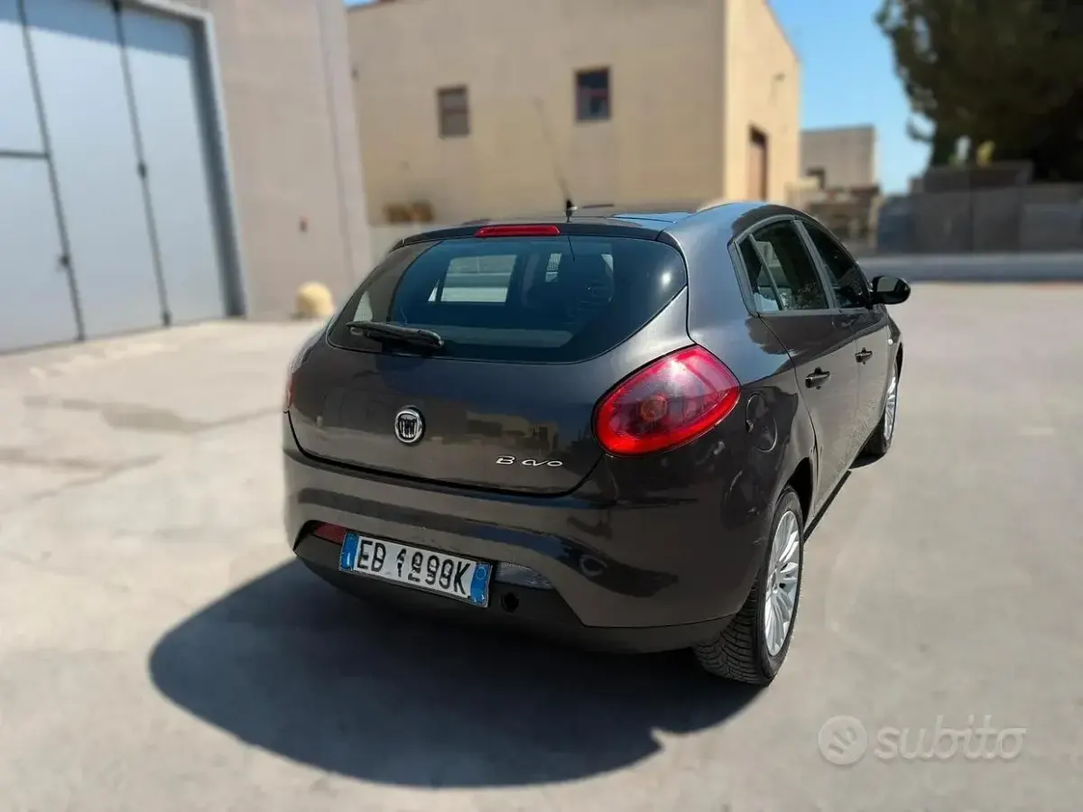 Usata Fiat Bravo 90 CV (66 kW) 2011 Grigio Utilitaria