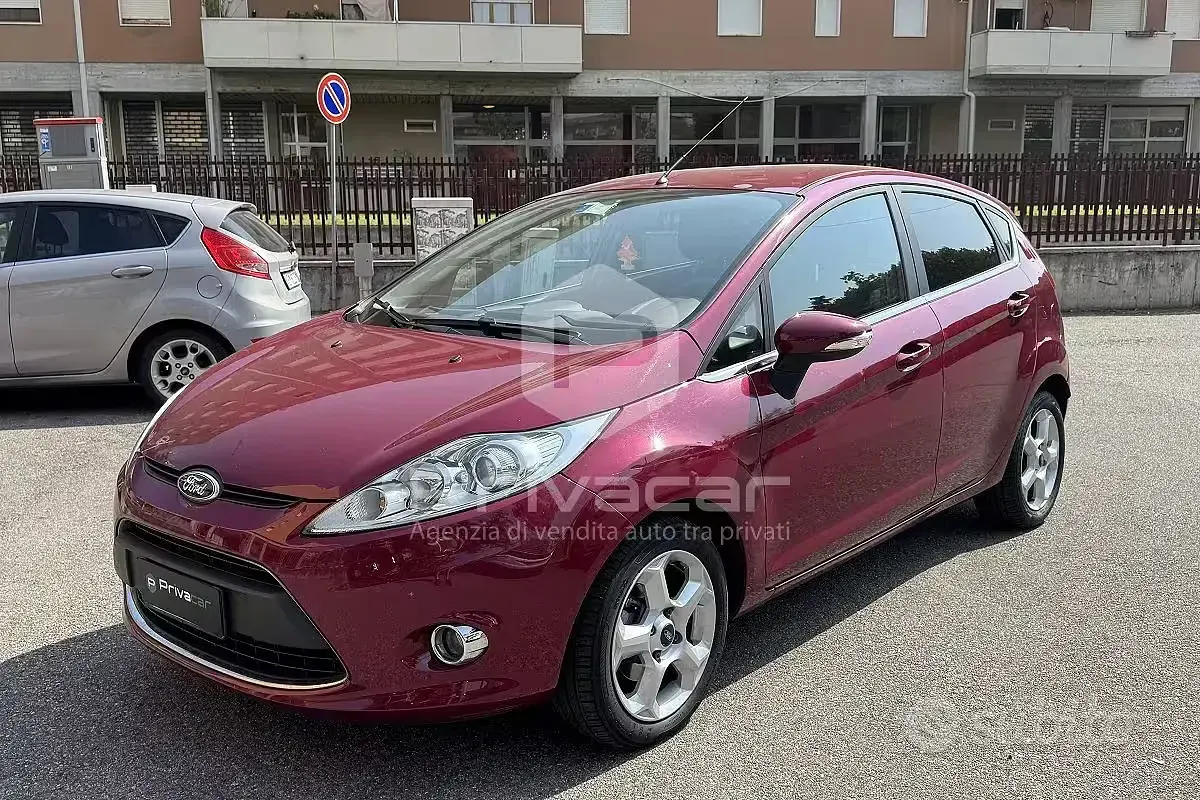 Usata Ford Fiesta Titanium 68 CV (50 kW) 2010 Utilitaria