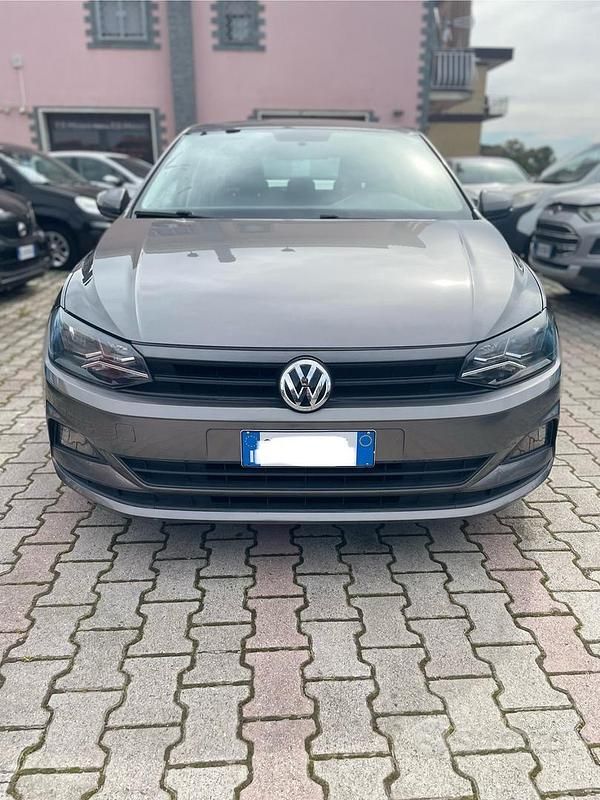 Usata VW Polo Comfortline 75 CV (55 kW) 2018 Grigio Utilitaria