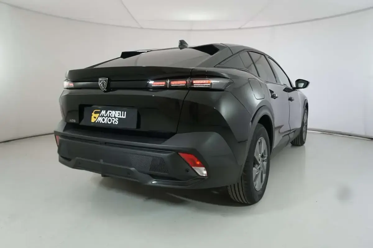 Usata Peugeot 408 Allure 136 CV (100 kW) 2025 Nero SUV