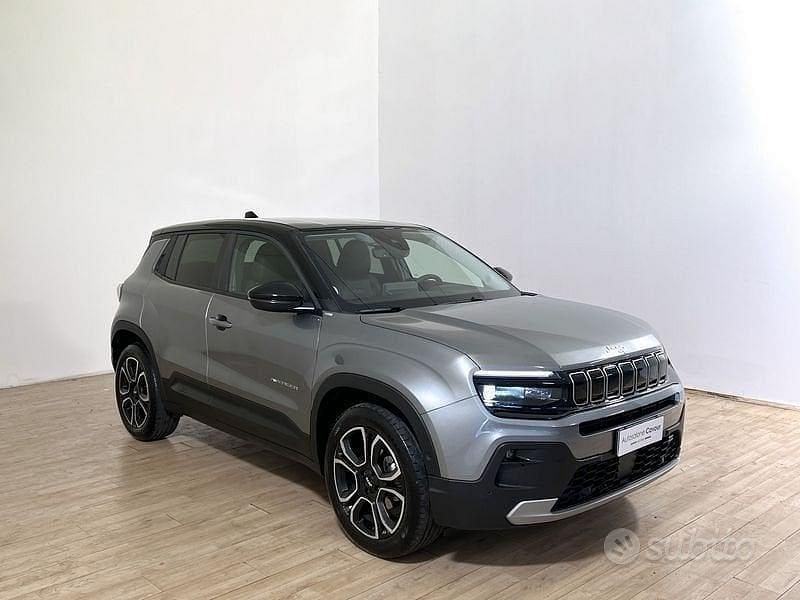 Usado Jeep Avenger Summit 101 CV (74 kW) 2023 Gris SUV
