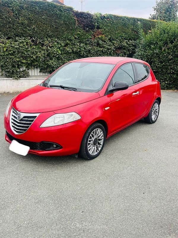 Usata Lancia Ypsilon 84 CV (61 kW) 2012 Rosso Utilitaria