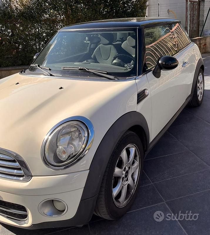 Usata Mini Cooper D 110 CV (80 kW) 2007 Bianco Utilitaria
