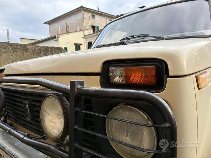 Usata Lada niva 2005 Bianco SUV
