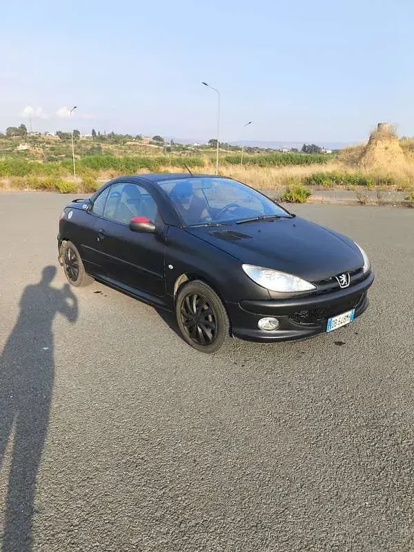 Usata Peugeot 206 CC RC 109 CV (80 kW) 2006 Nero Cabrio