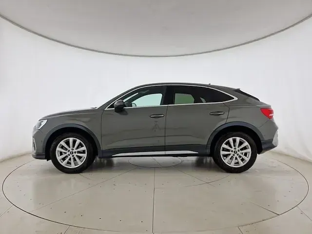 Usata Audi Q3 Sportback Comfort 150 CV (110 kW) 2025 Grigio chronos metallizzato SUV