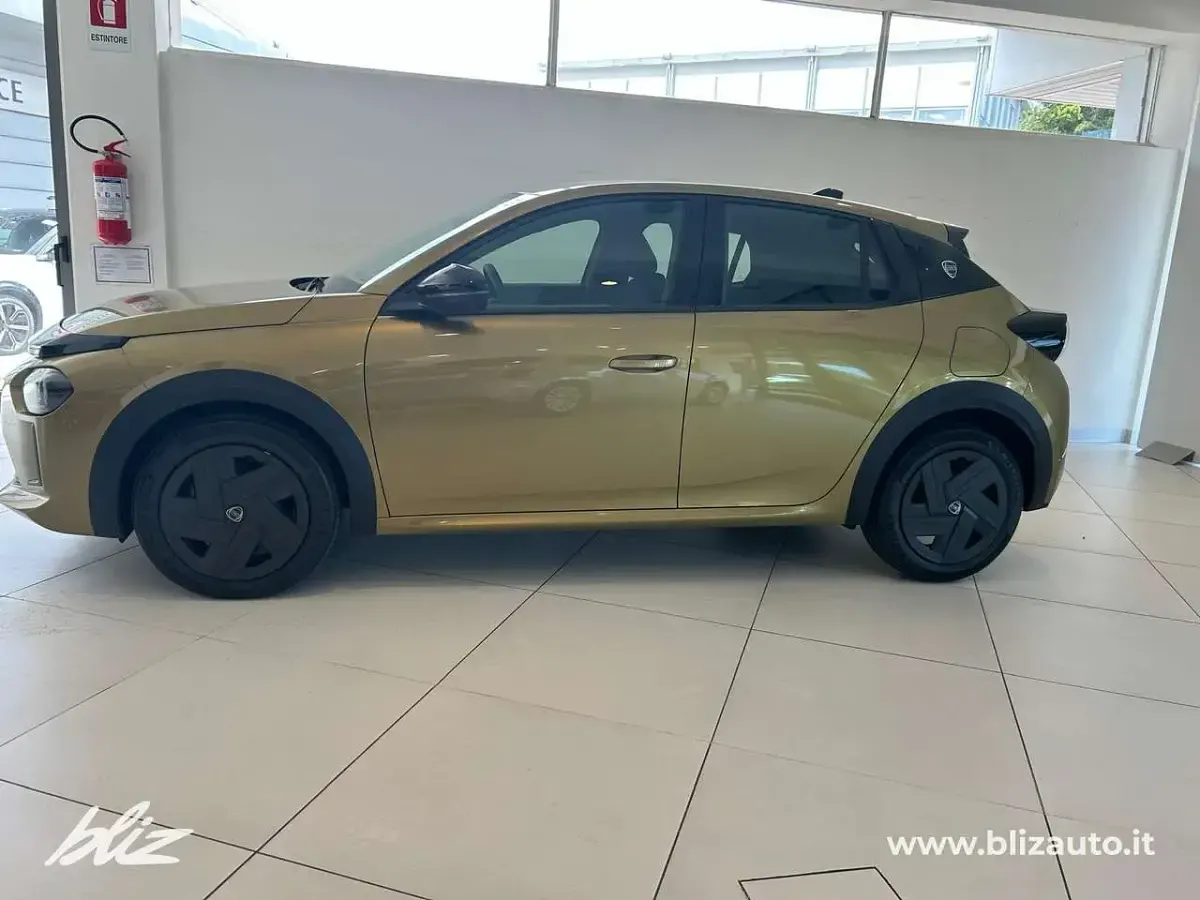 Nuova Lancia Ypsilon 110 CV (80 kW) 2025 Vernice oro Utilitaria
