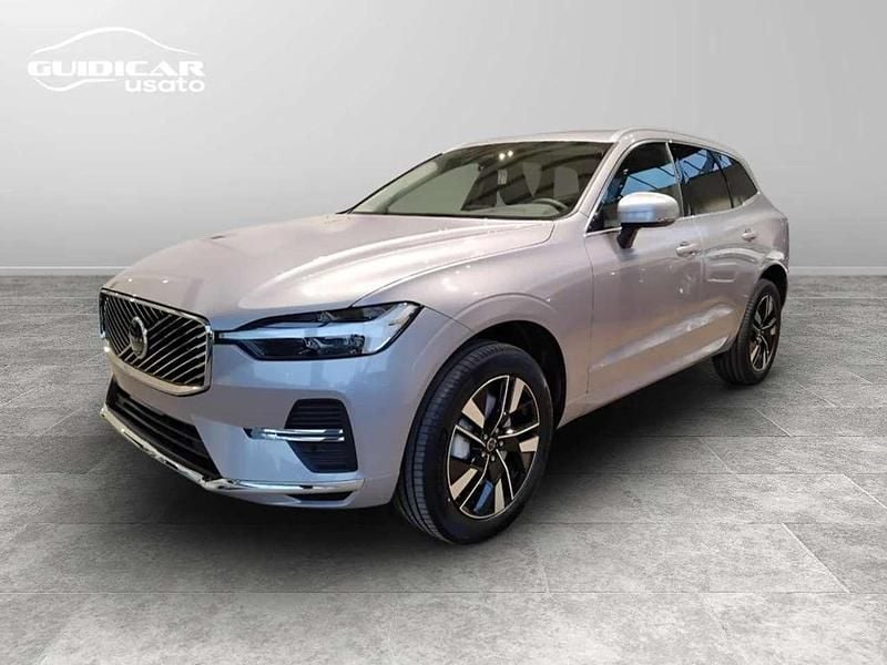 Nuova Volvo XC60 Plus 250 CV (183 kW) 2026 Aurora silver SUV