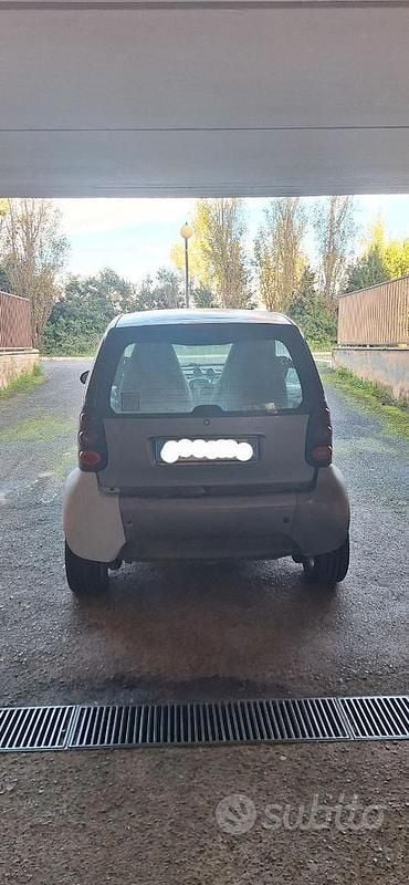 Usata Smart ForTwo Coupé 61 CV (44 kW) 2001 Grigio Coupé