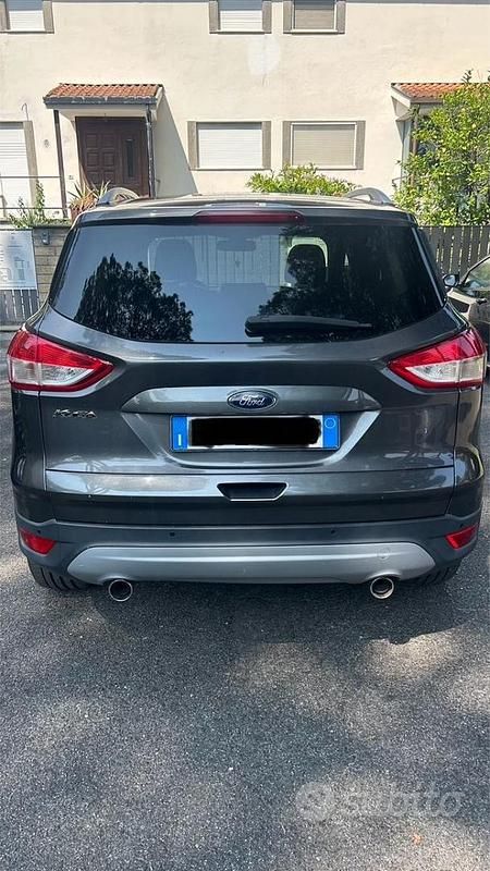 Usata Ford Kuga S 150 CV (110 kW) 2015 Grigio SUV