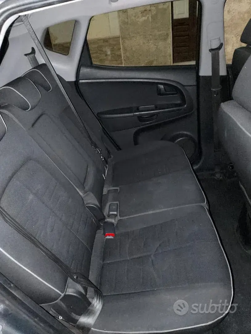 Usata Kia Venga 2011 Grigio Utilitaria