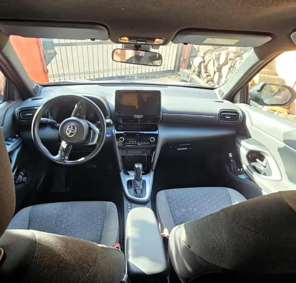 Usata Toyota Yaris Hybrid Trend 92 CV (67 kW) 2022 Grigio Station wagon