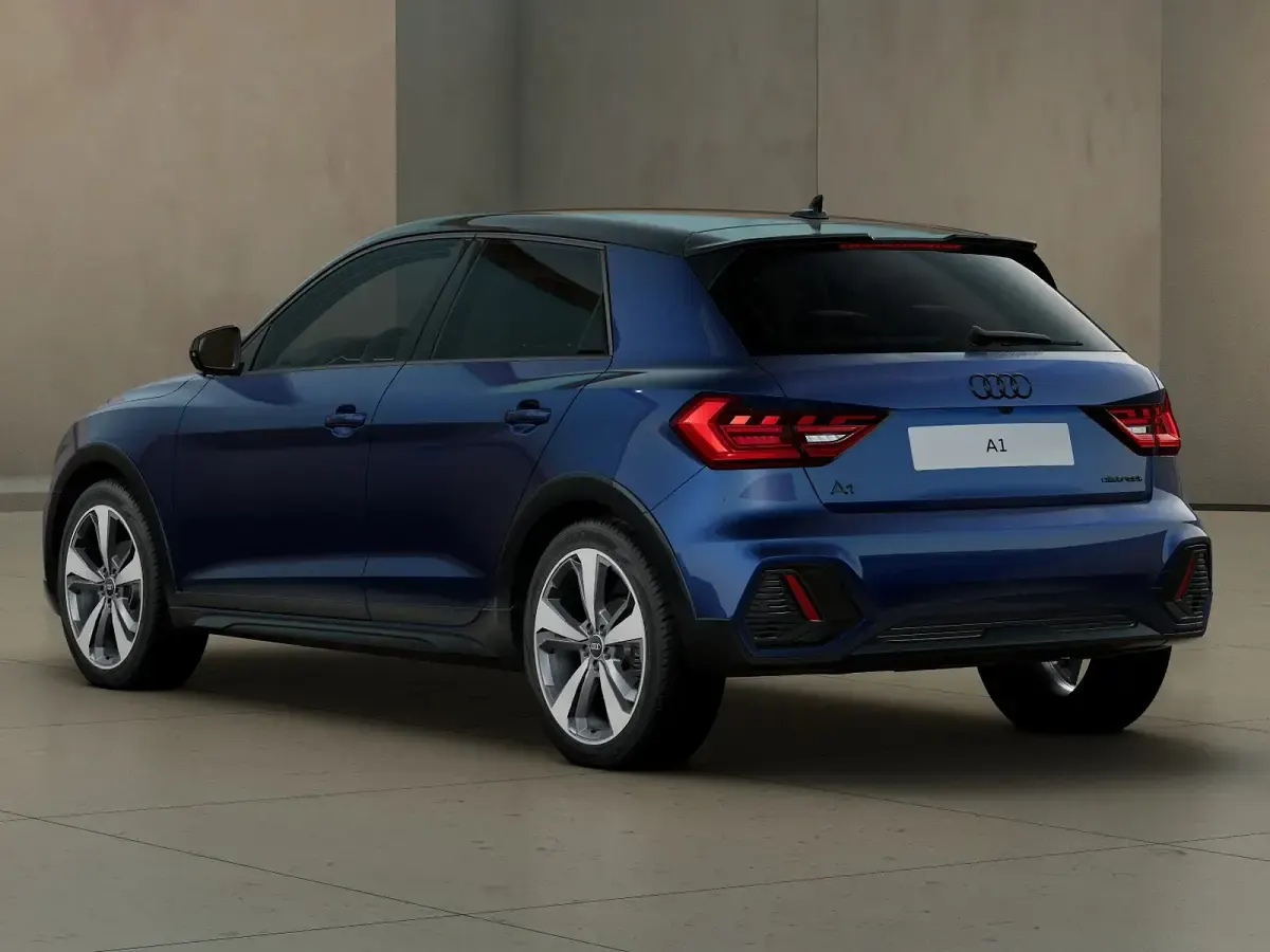 Nuova Audi A1 Ambiente 2026 Blu navarra metallizzato nero mito metal SUV