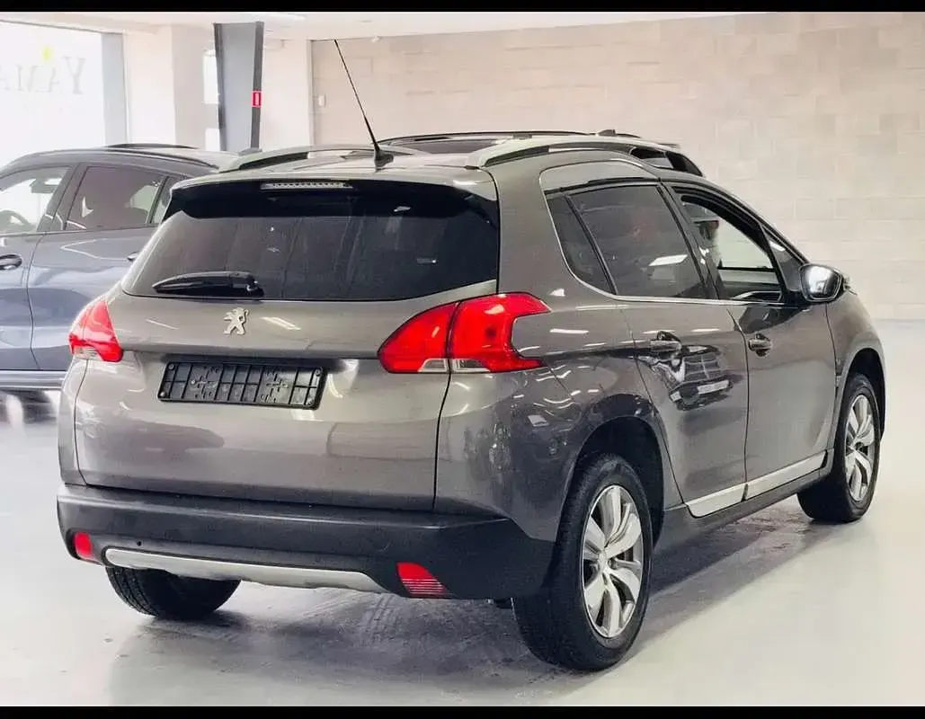 Usata Peugeot 2008 Allure 82 CV (60 kW) 2008 Marrone SUV