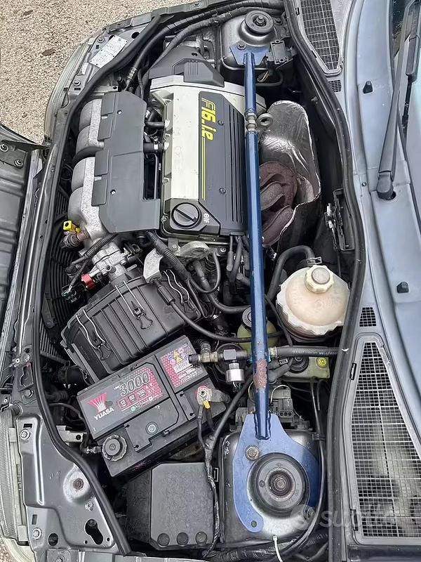 Usata Renault Clio 137 CV (100 kW) 1995 Grigio Utilitaria