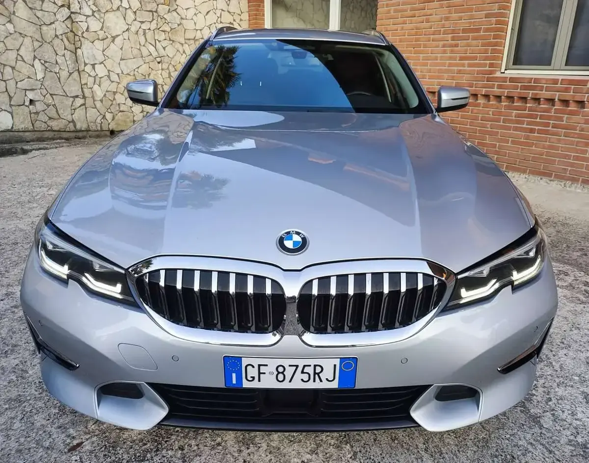 Usata BMW 318 Luxury Line 150 CV (110 kW) 2021 Argento Station wagon