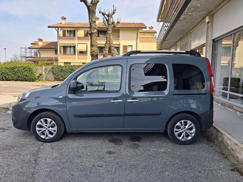 Usata Renault Kangoo Privilege 116 CV (85 kW) 2019 Grigio pastello Monovolume