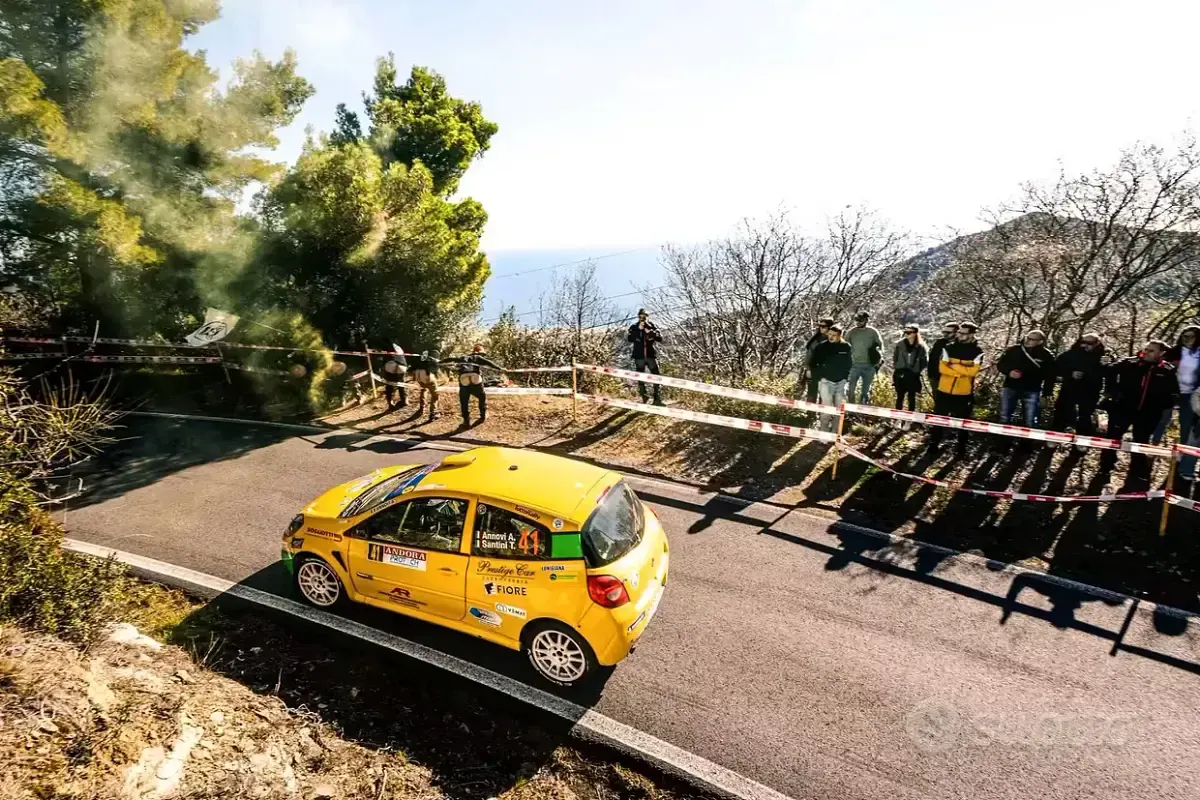 Usata Renault Clio II 200 CV (147 kW) 2007 Berlina