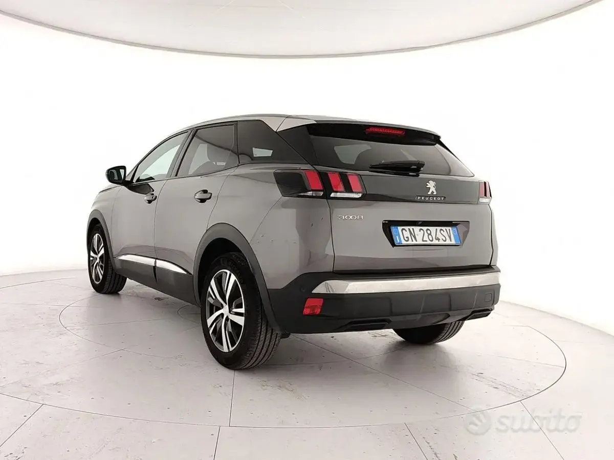 Usata Peugeot 3008 Allure 131 CV (96 kW) 2023 Grigio SUV