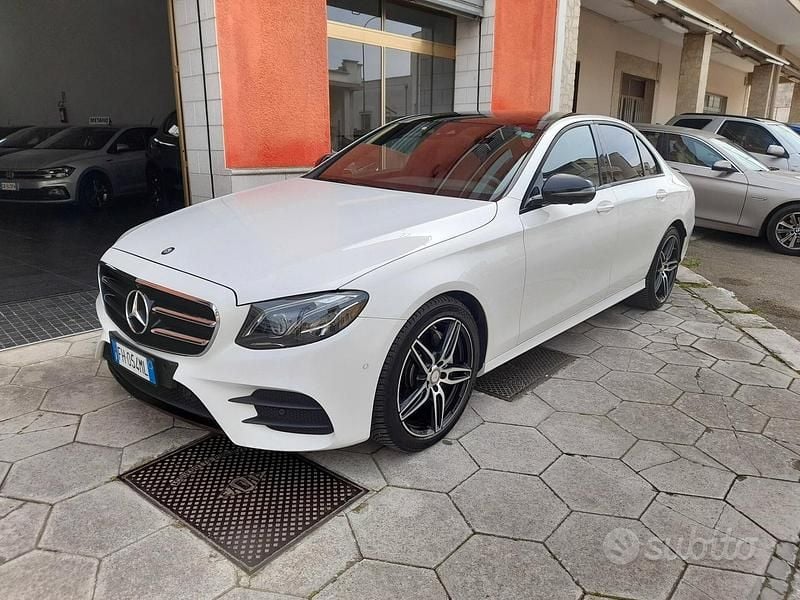 Usata Mercedes E220 AMG line 194 CV (142 kW) 2017 Bianco Berlina