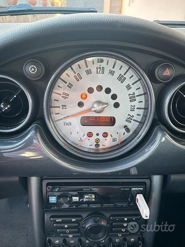 Usata Mini Cooper 75 CV (55 kW) 2004 Grigio Utilitaria