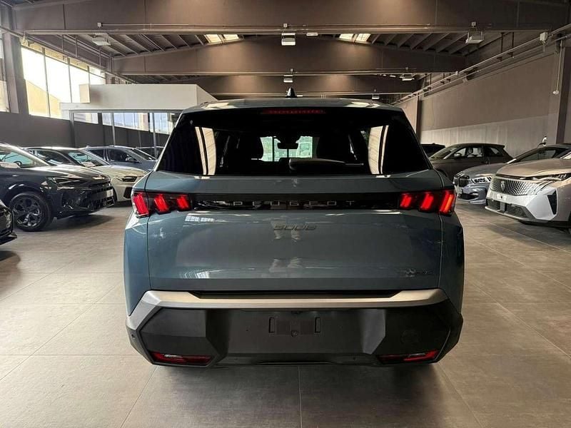 Usata Peugeot 5008 Allure 136 CV (100 kW) 2025 Blu metallizzato SUV