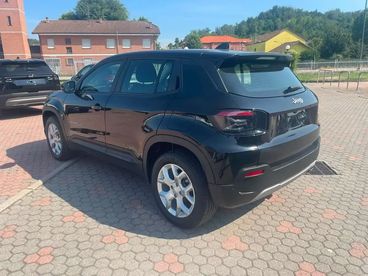 Usata Jeep Avenger Altitude 101 CV (74 kW) 2025 Nero SUV
