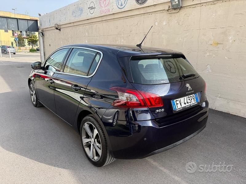 Usata Peugeot 308 130 CV (95 kW) 2019 Blu Berlina
