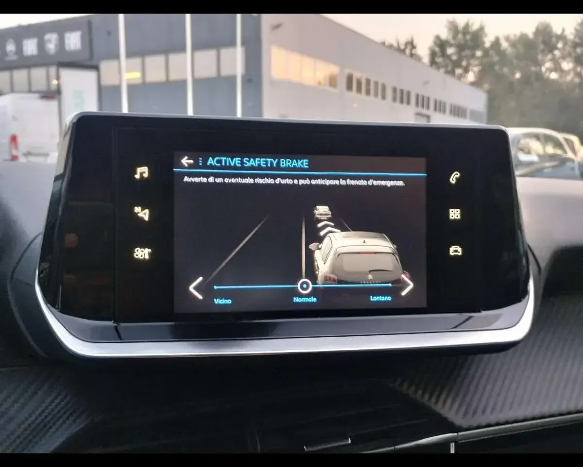 Usata Peugeot 208 Active 100 CV (73 kW) 2020 Bianco Utilitaria