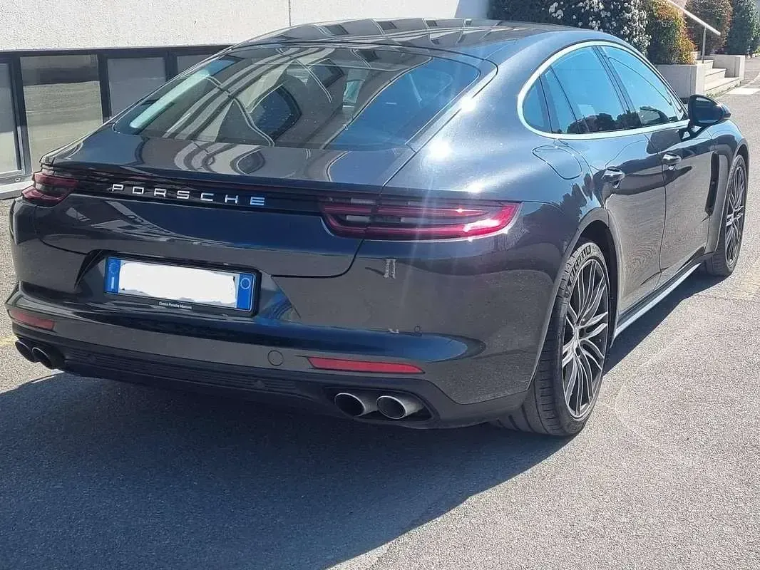 Usata Porsche Panamera 421 CV (309 kW) 2017 Grigio Utilitaria