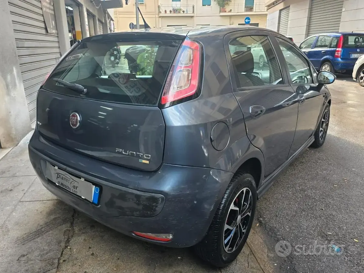 Usata Fiat Punto Easy 85 CV (62 kW) 2012 Blu Utilitaria