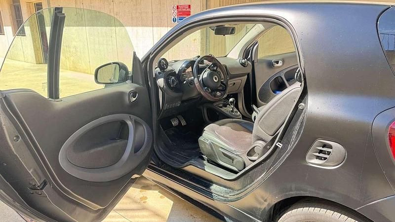 Usata Smart ForTwo Coupé Brabus 41 kW (56 CV) 2020 Nero Utilitaria