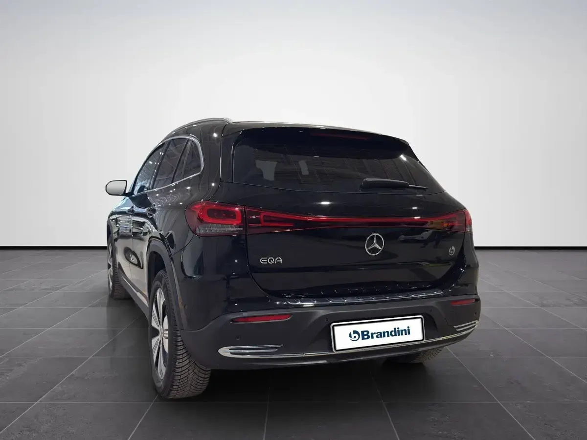Usata Mercedes EQA250 Premium 80 kW (109 CV) 2021 Nero SUV