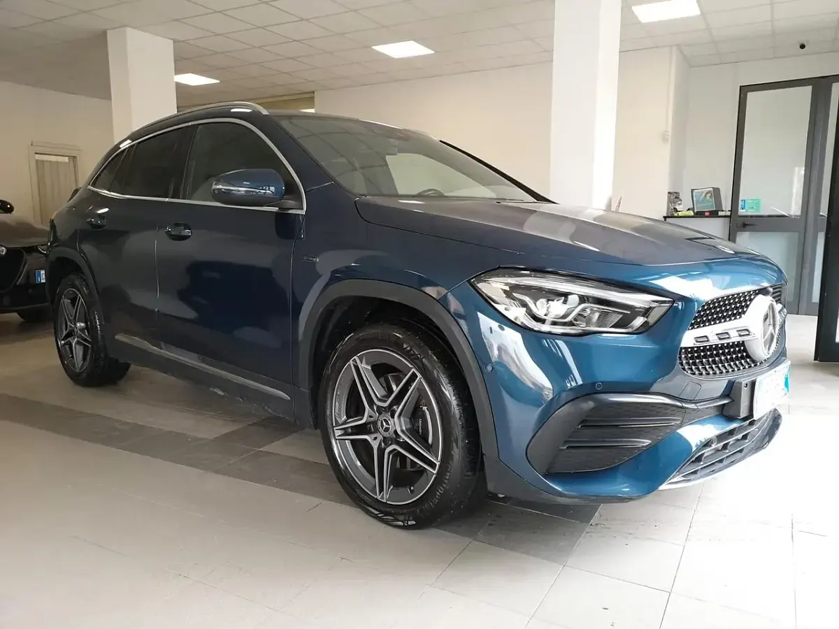 Usata Mercedes GLA250 Premium 160 CV (117 kW) 2020 Blu SUV