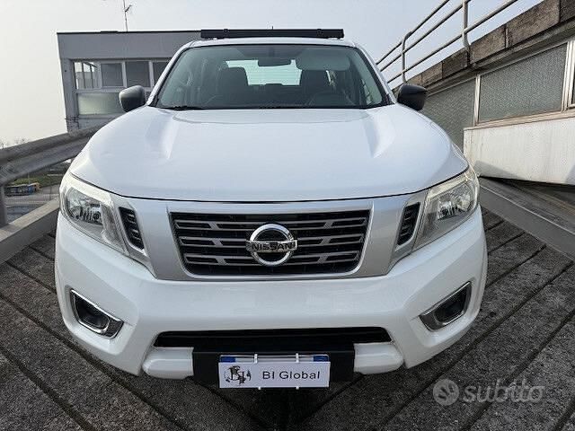 Usata Nissan Navara 120 CV (88 kW) 2016 Bianco Pick-up