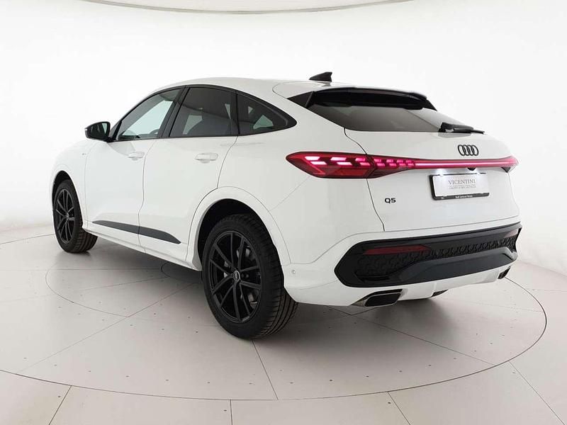 Nuova Audi Q5 Sportback S-Line 204 CV (150 kW) 2025 Bianco arkona SUV