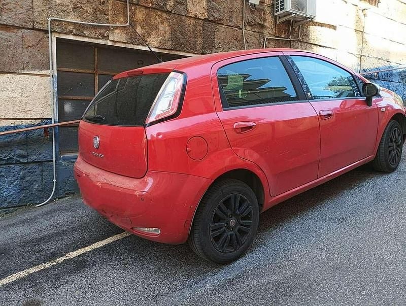 Begagnad Fiat Punto 75 HK (55 kW) 2012 Halvkombi