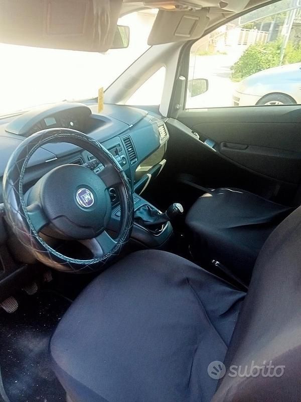Usata Fiat Idea 70 CV (51 kW) 2008 Grigio Monovolume